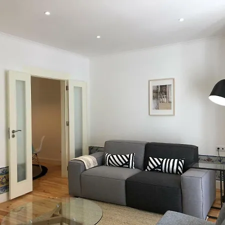 Hip Tailor Made Duplex Penthouse In Bairro Alto Lägenhet