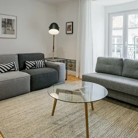 Hip Tailor Made Duplex Penthouse In Bairro Alto 아파트 *
