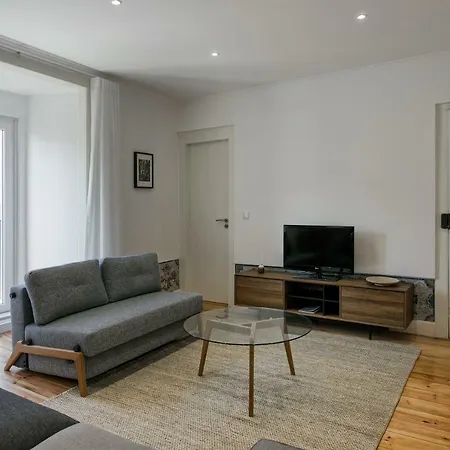 Апартаменты Hip Tailor Made Duplex Penthouse In Bairro Alto Лиссабон