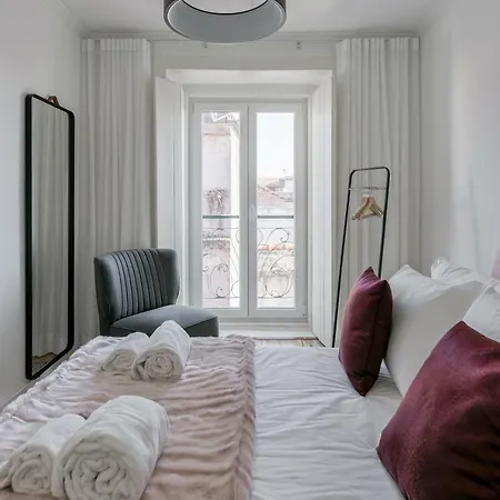 Hip Tailor Made Duplex Penthouse In Bairro Alto Апартаменты Лиссабон
